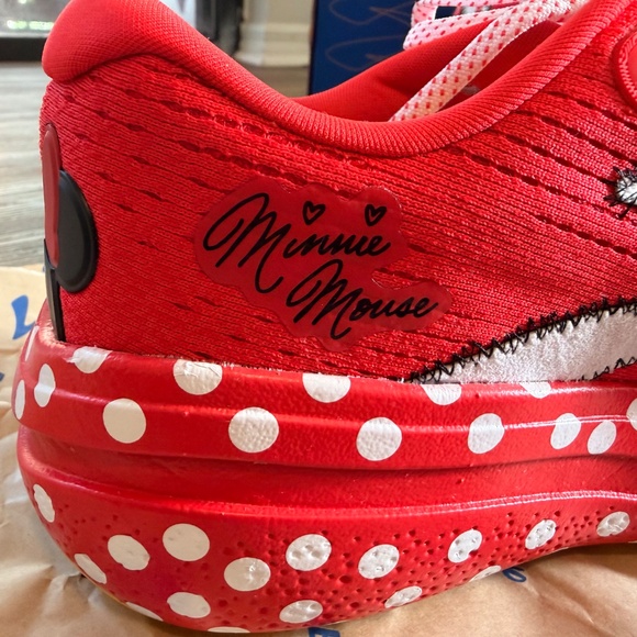 NEW Brooks RunDisney Ghost Max 2 Minnie Mouse Women’s Running Shoes - Size 8 - Picture 3 of 15